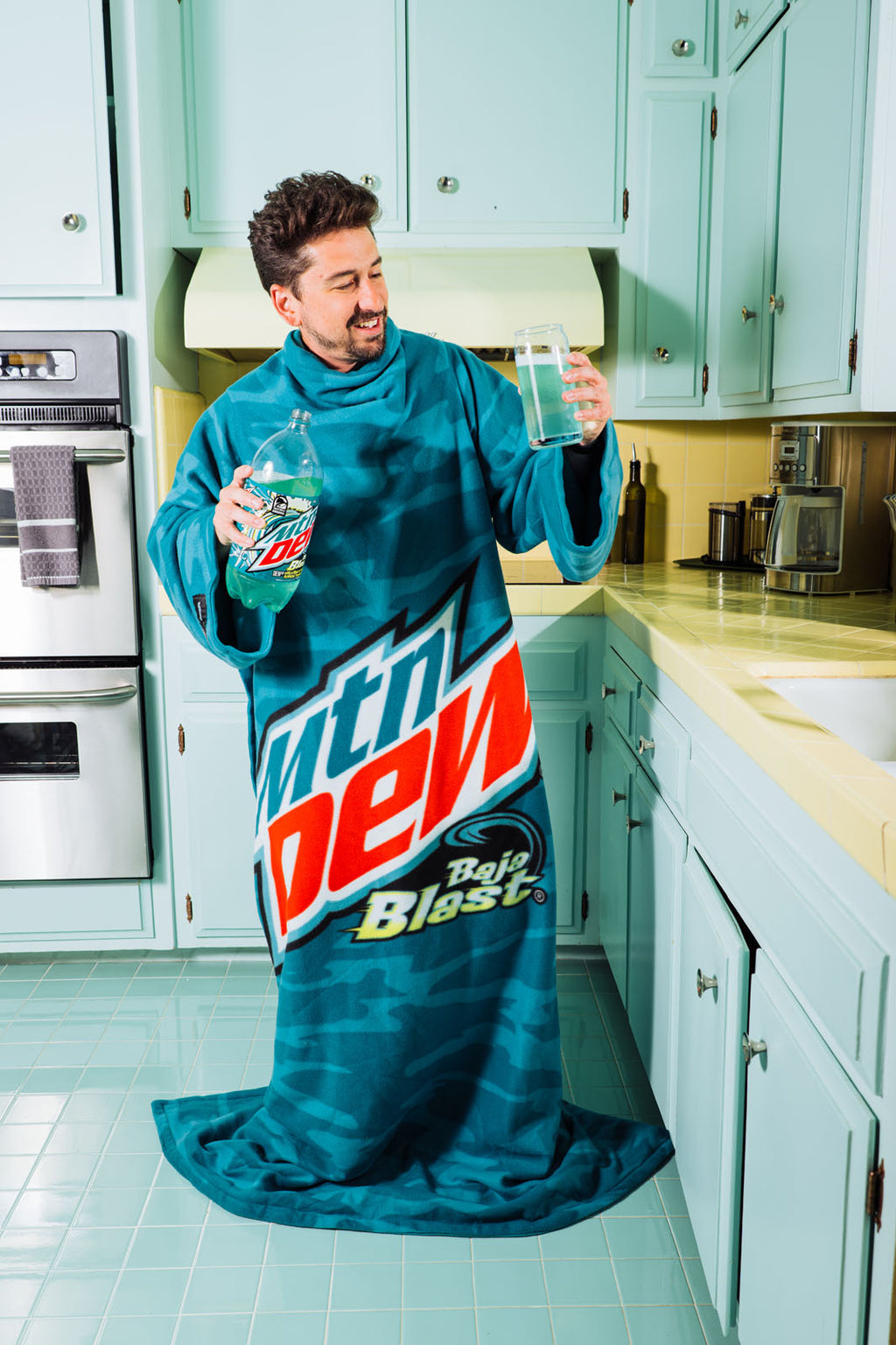 Snuggie® x Pepsi